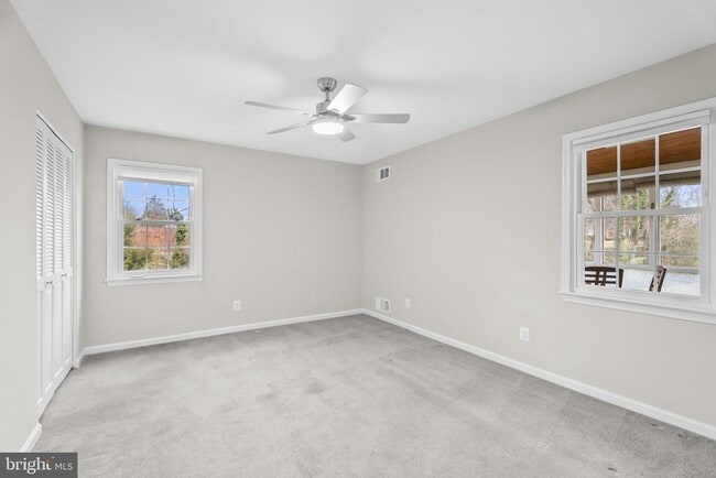 Building Photo - 6321 Higham Dr