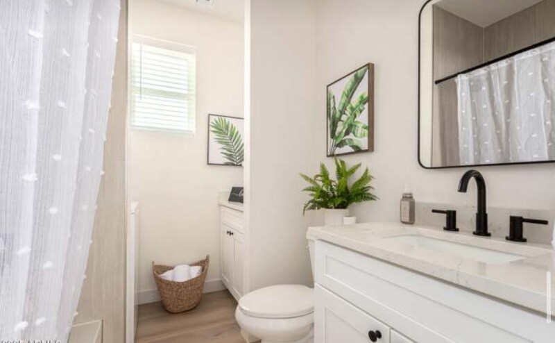 Building Photo - 411 N 32nd Pl