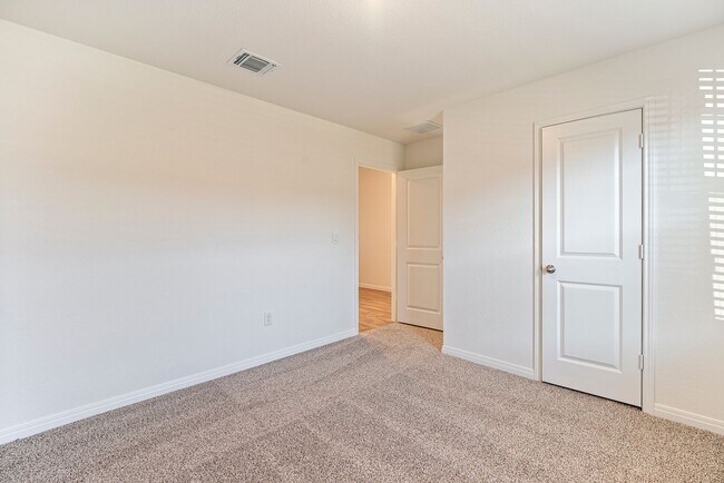 Building Photo - Modern Leander Living with Space to Grow and Room to Relax!