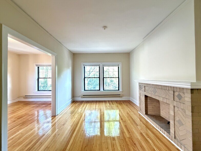 Building Photo - 805 Dempster St