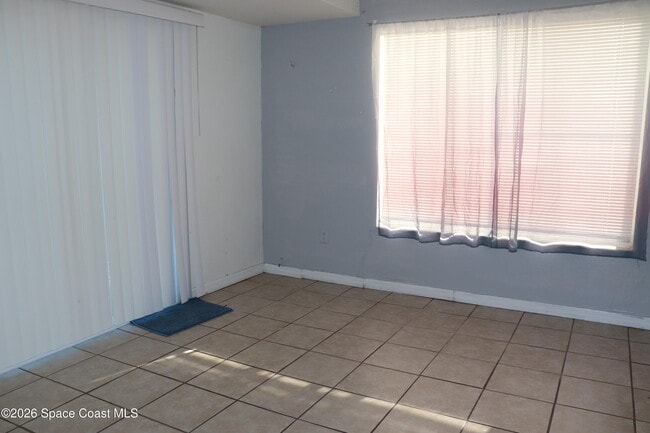 Building Photo - 1204 Linmoor Cir NE