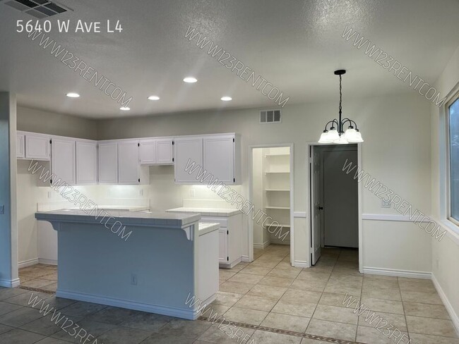 Building Photo - 5640 W Ave L4