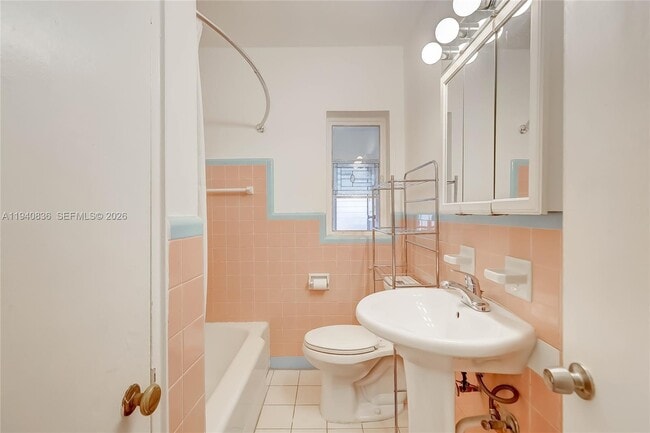 Building Photo - 1425 Madison St