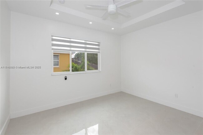 Building Photo - 939 NE 42nd Terrace