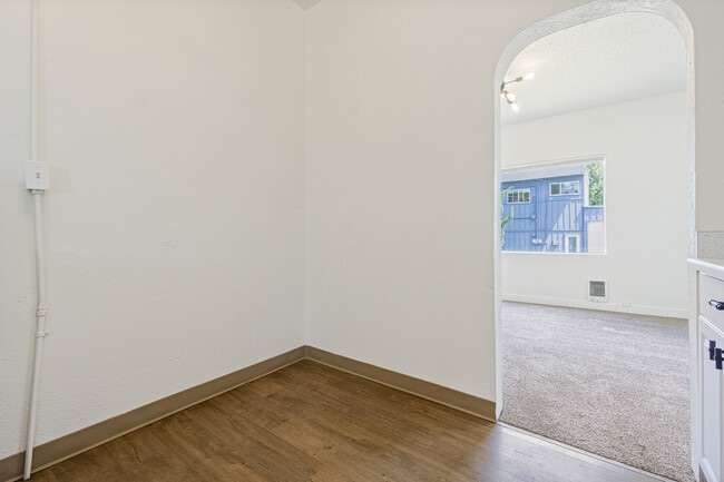 Building Photo - 2304 S Wilkeson St
