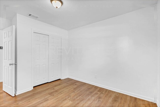 Building Photo - Fully Renovated 4 Bed / 2 Bath in Bay Mine...