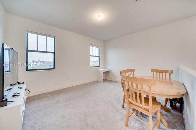 Building Photo - 4416 SW 174th Ave