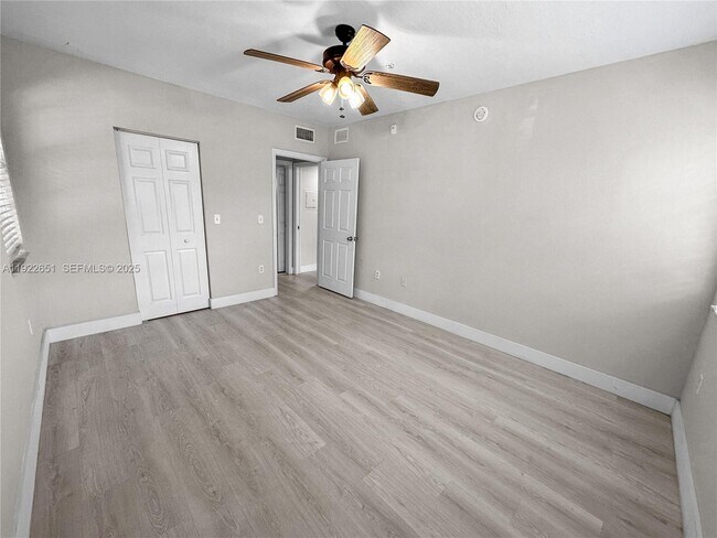 Building Photo - 2120 W Preserve Way