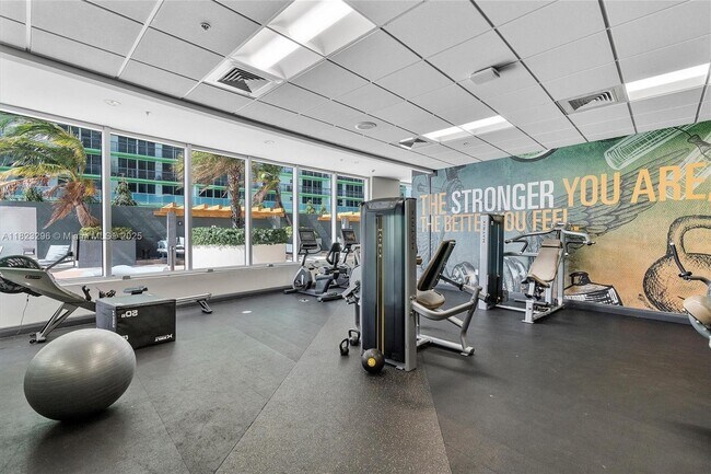 Building Photo - 1750 N Bayshore Dr