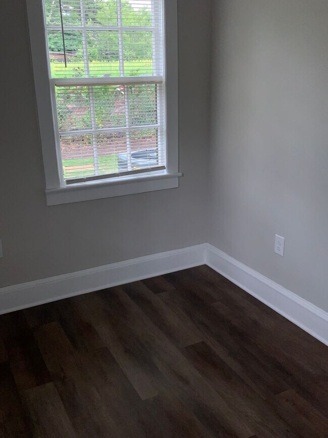 Building Photo - 108 Myrtle Dr