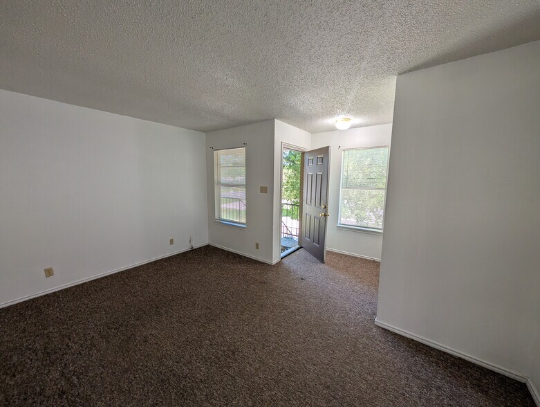 Building Photo - 1019 Burkett St