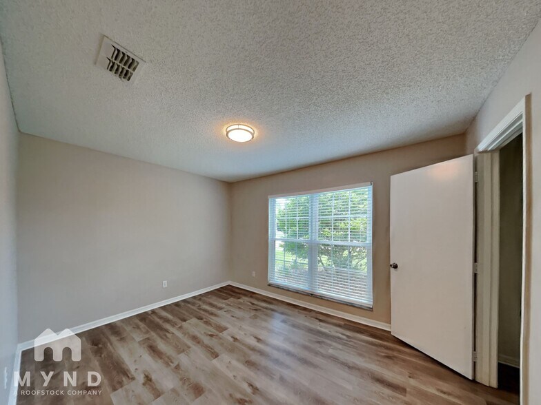 Building Photo - 10547 Cherry Oak Cir