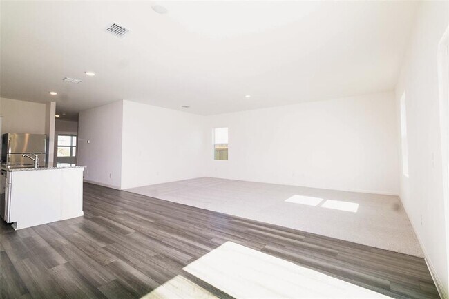 Building Photo - 1524 Morris Lp