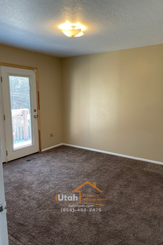 Building Photo - 485/483 E 2800 N