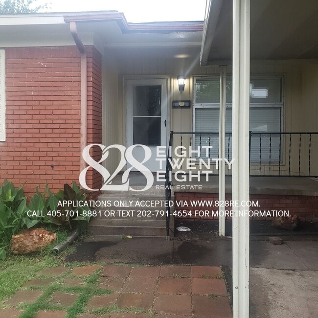 Building Photo - COMING SOON MID-FEBRUARY 2026! 4 bed/1 Bath House with an Awesome Backyard!