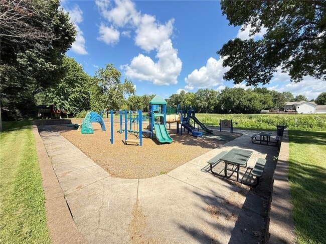 Building Photo - 415 Belle Aire Dr