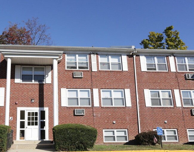 Primary Photo - Bellevue Court Apartments