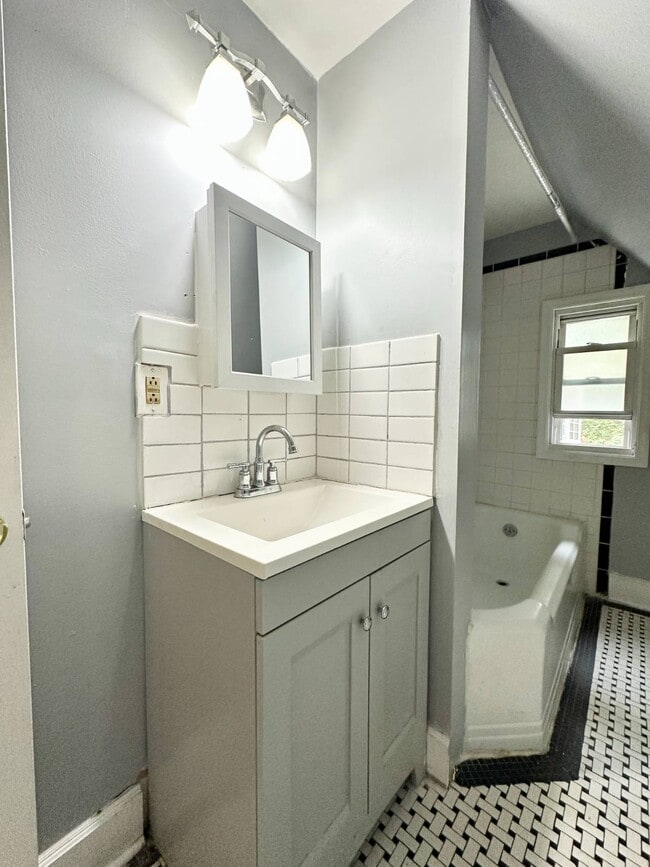 Building Photo - 199 New Scotland Ave