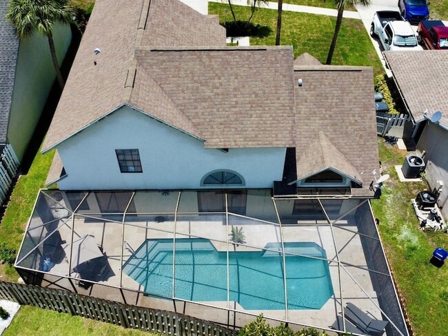 Building Photo - 12989 Meadowbreeze Dr