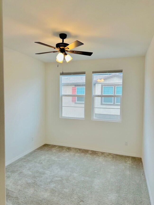 Building Photo - Newly Built 3 Bed Condo for Rent in Winche...