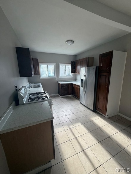 Building Photo - 214 Rowland St