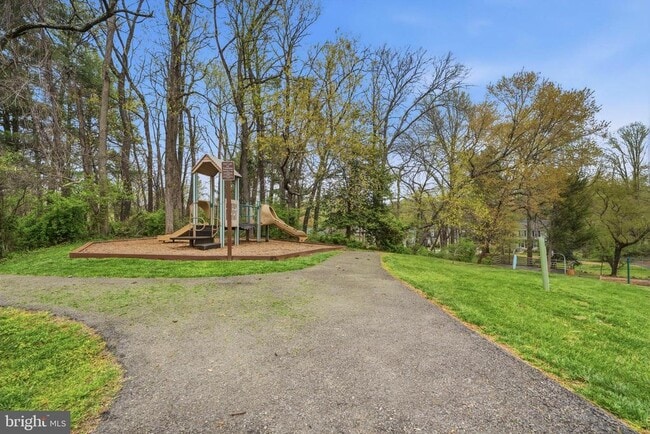Building Photo - 10058 Chestnut Wood Ln