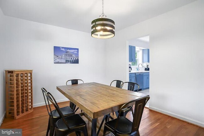 Building Photo - 9724 Admiralty Dr