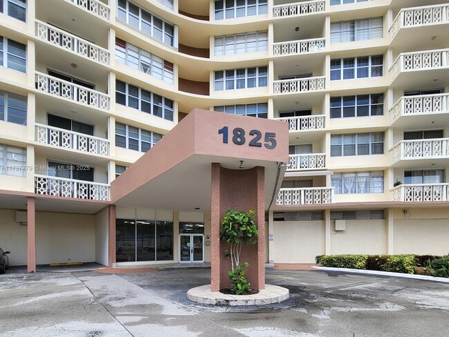 Building Photo - 1825 S Ocean Dr