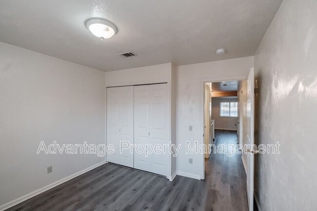 Building Photo - 2872 Raleigh Ct SE