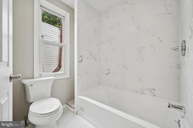 Building Photo - 1703 N Lambert St