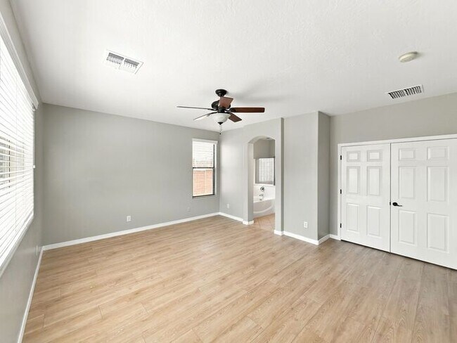 Building Photo - Gilbert 5-Bedroom Home with Pool, Loft & Primary Suite Downstairs – Minutes from Gilbert Regional...