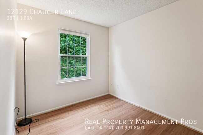 Building Photo - 12129 Chaucer Ln