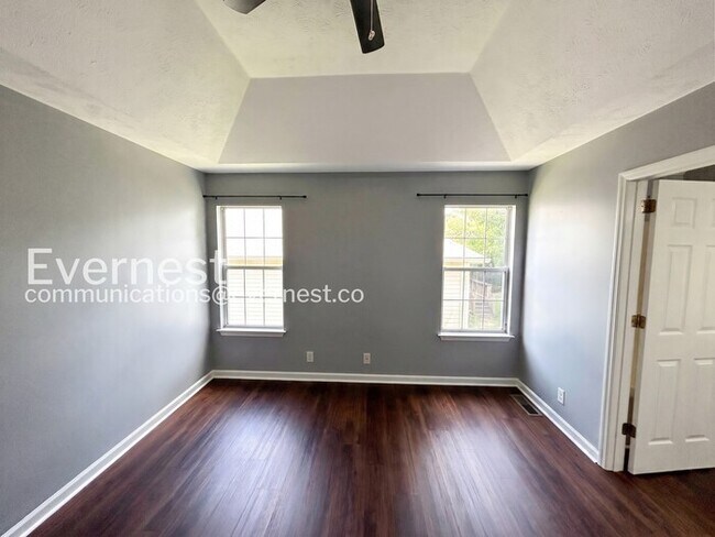 Building Photo - 3-Bed/2-Bath Home with Attached Garage/ Available Now!