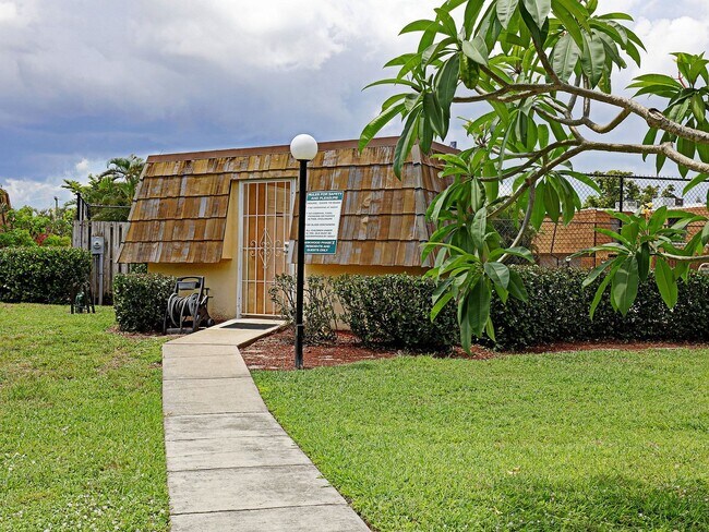 Building Photo - Parkwoods 5580-2