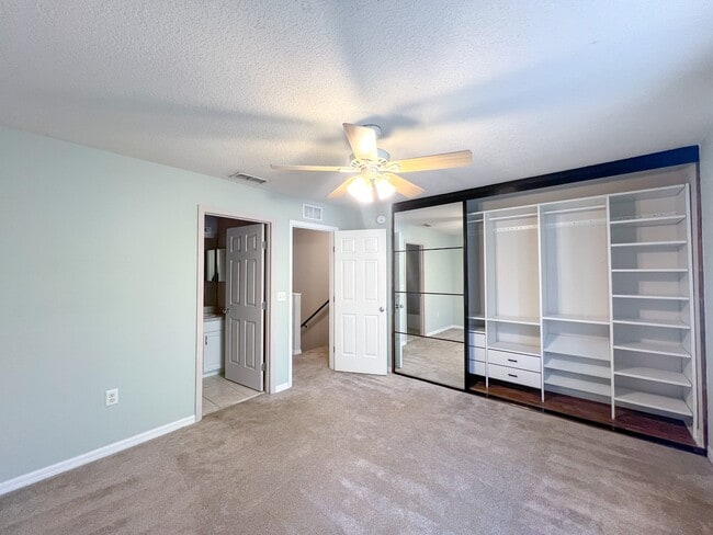 Building Photo - 2306 SW 42nd Dr