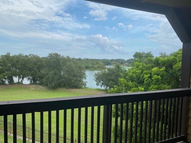 Building Photo - Wonderful 1 Bedroom/1 Bathroom Gated Condo...