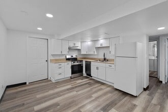 Building Photo - 1615 11th Ave