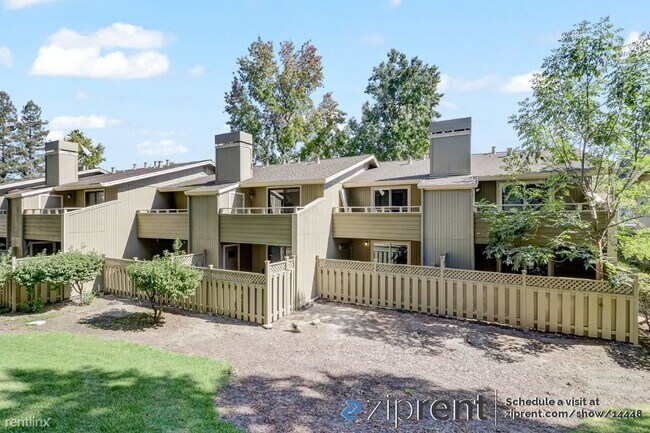 Building Photo - 2 br, 1.5 bath Townhome - 312 Eastgate Ln,...