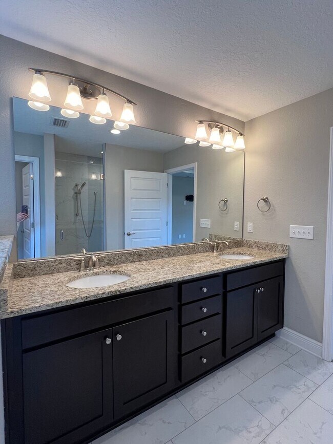 Building Photo - Executive Living