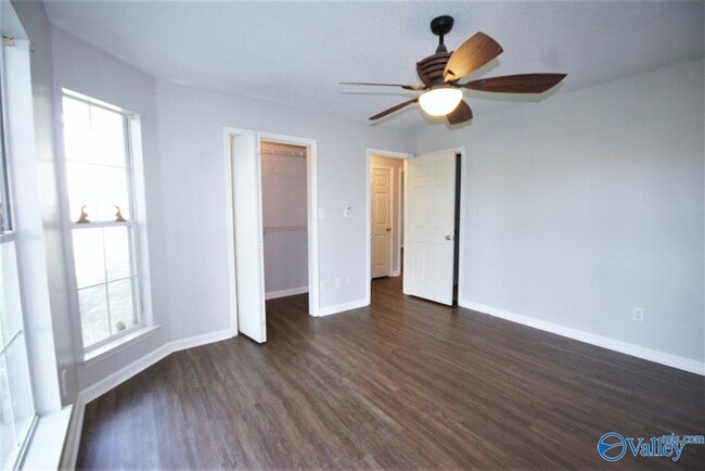 Building Photo - 252 Mountain Creek Dr