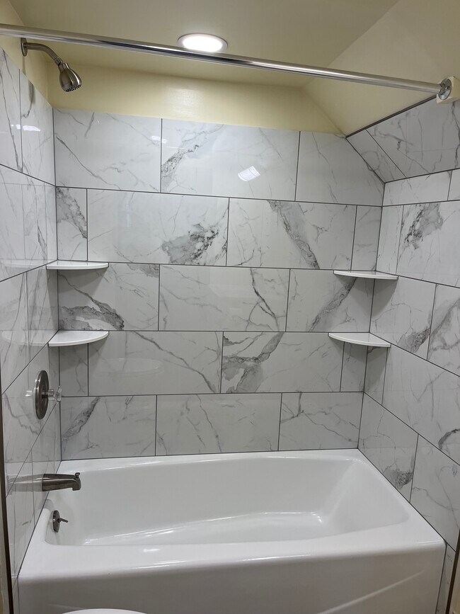 Building Photo - 317 Fairmount Ave