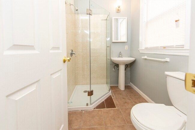 Building Photo - 20 Priesing St