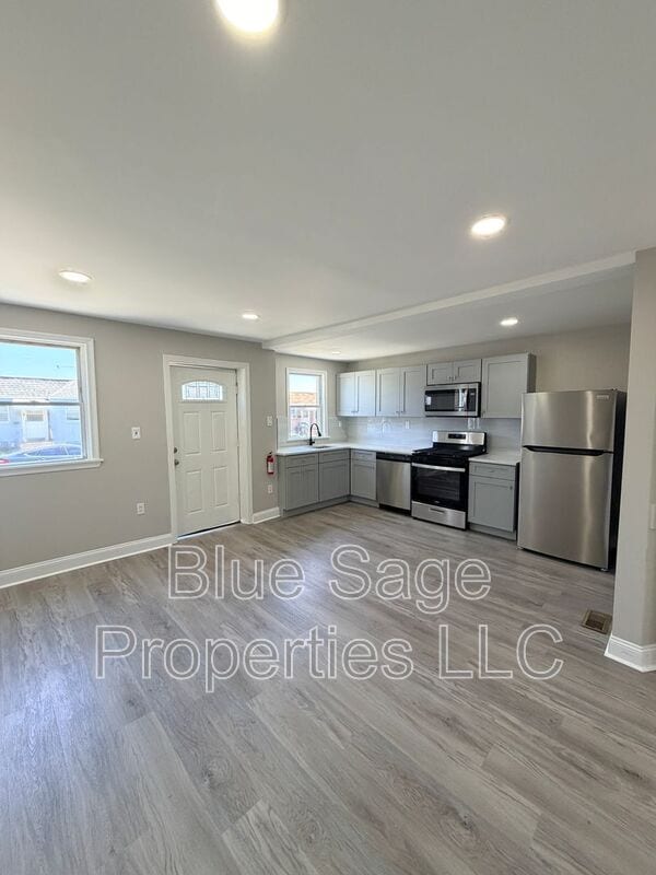 Building Photo - 1012 Burnside Rd