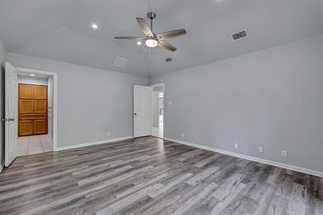 Building Photo - 3406 Westside Cove