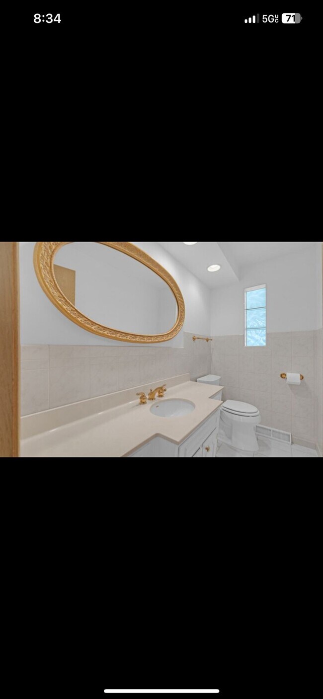 Building Photo - 9700 Kolmar Ave