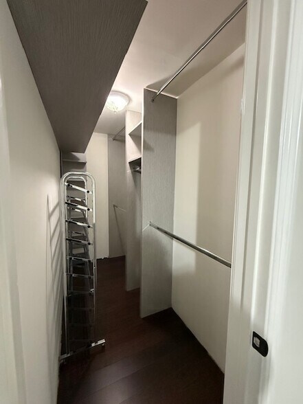 Building Photo - 4635 Cartwright Ave