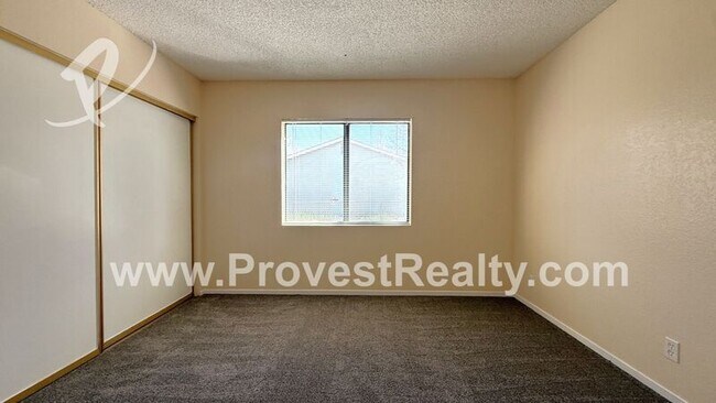 Building Photo - 18964 Live Oak St