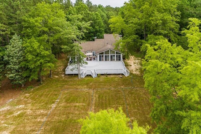 Building Photo - 311 Derrick Ln