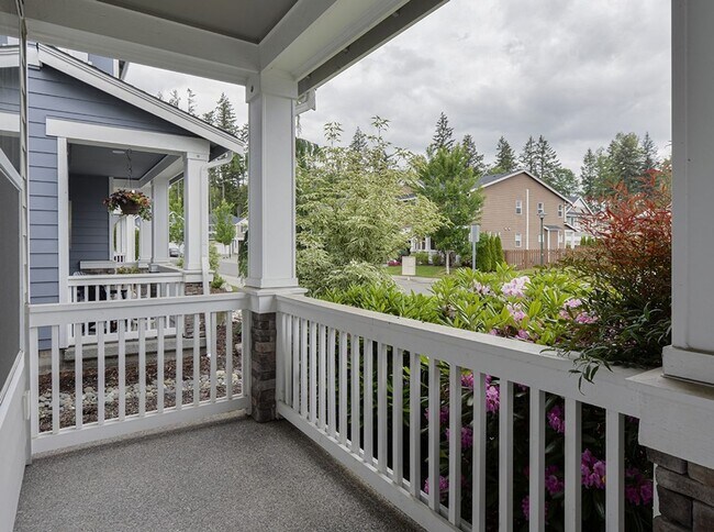 Building Photo - Maple Valley Stunning 5+ Bedroom 2.75 Bath