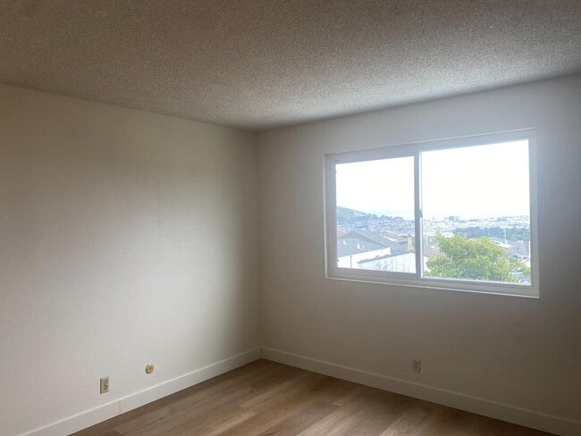 Building Photo - 81 Camelot Ct